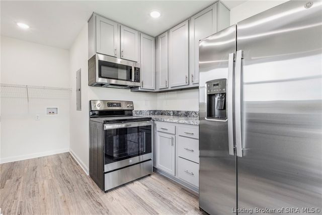 2039 Edgewood Drive, Charlestown, IN 47111