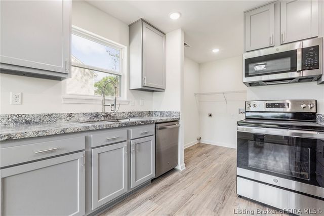 2039 Edgewood Drive, Charlestown, IN 47111