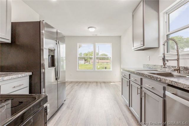 2039 Edgewood Drive, Charlestown, IN 47111