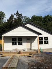 2039 Edgewood Drive, Charlestown, IN 47111