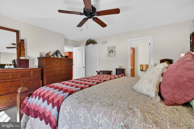 5123 SUMMERFIELD DR, Mount Joy, PA 17552