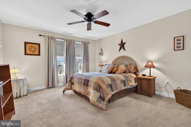 5123 SUMMERFIELD DR, Mount Joy, PA 17552