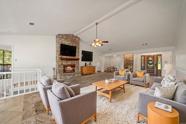 215 Osprey Drive, Hot Springs, AR 71913