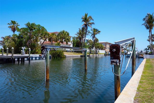 581 ROUNTREE DRIVE, Longboat Key, FL 34228