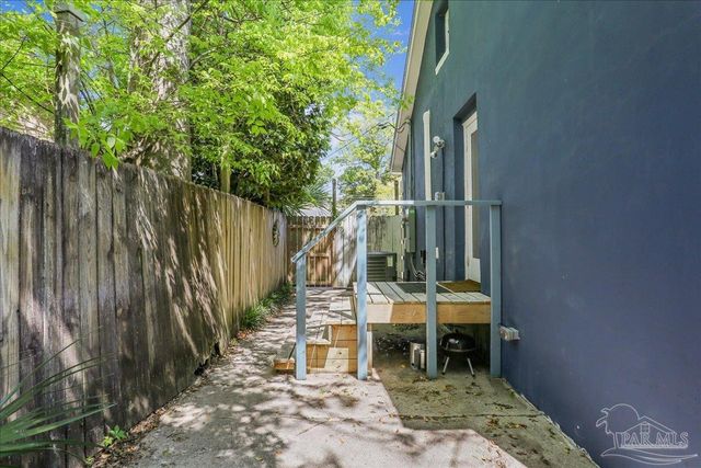2005 N Baylen St, Pensacola, FL 32501