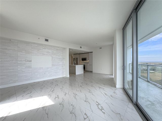 2000 Metropica Way 2009, Sunrise, FL 33323