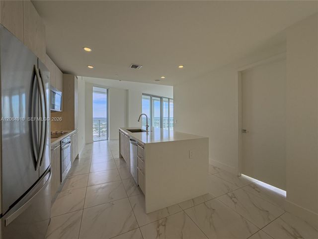2000 Metropica Way 2009, Sunrise, FL 33323