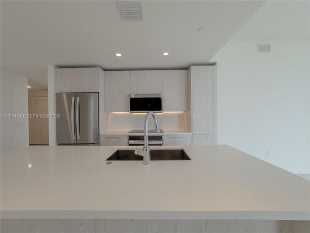 2000 Metropica Way 2009, Sunrise, FL 33323