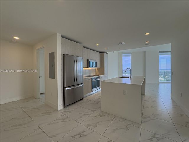 2000 Metropica Way 2009, Sunrise, FL 33323