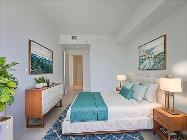 2000 Metropica Way 2009, Sunrise, FL 33323