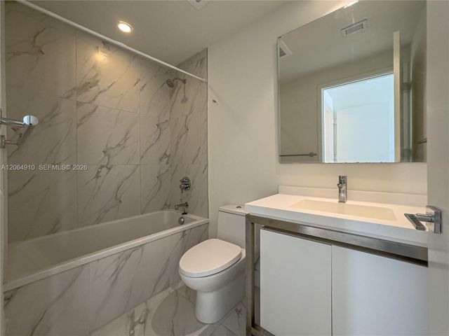 2000 Metropica Way 2009, Sunrise, FL 33323
