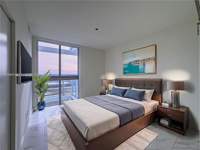 2000 Metropica Way 2009, Sunrise, FL 33323