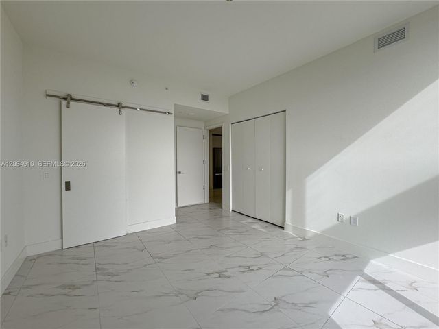 2000 Metropica Way 2009, Sunrise, FL 33323
