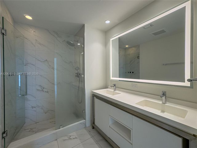 2000 Metropica Way 2009, Sunrise, FL 33323