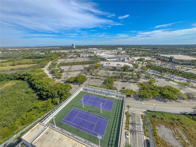 2000 Metropica Way 2009, Sunrise, FL 33323