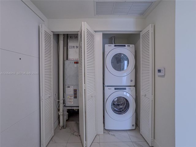 2000 Metropica Way 2009, Sunrise, FL 33323
