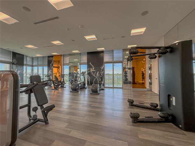 2000 Metropica Way 2009, Sunrise, FL 33323