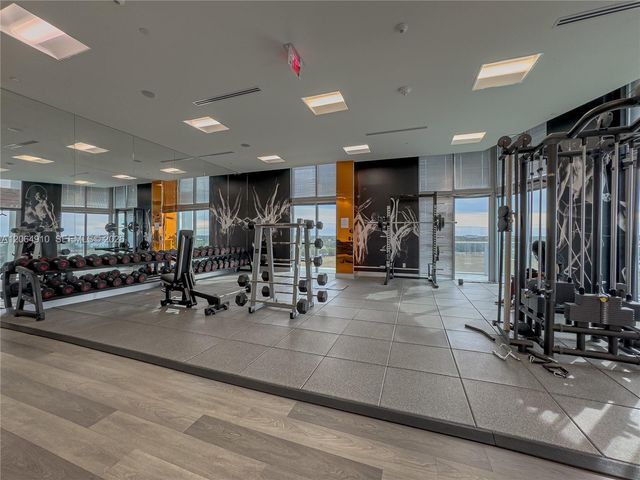 2000 Metropica Way 2009, Sunrise, FL 33323