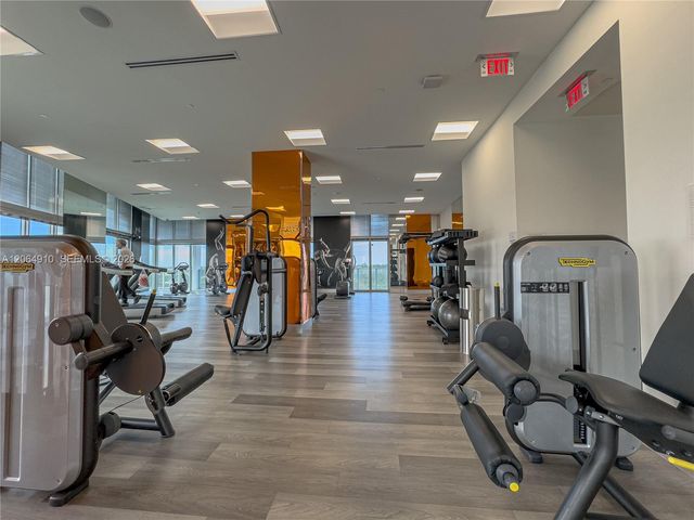 2000 Metropica Way 2009, Sunrise, FL 33323