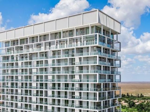 2000 Metropica Way 2009, Sunrise, FL 33323