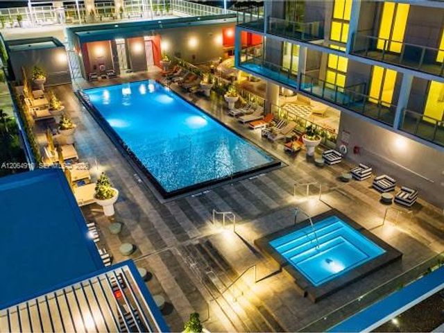 2000 Metropica Way 2009, Sunrise, FL 33323