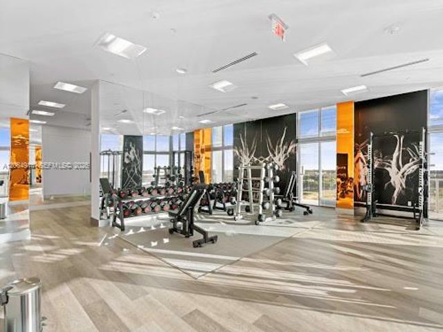2000 Metropica Way 2009, Sunrise, FL 33323