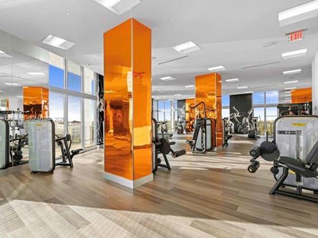 2000 Metropica Way 2009, Sunrise, FL 33323