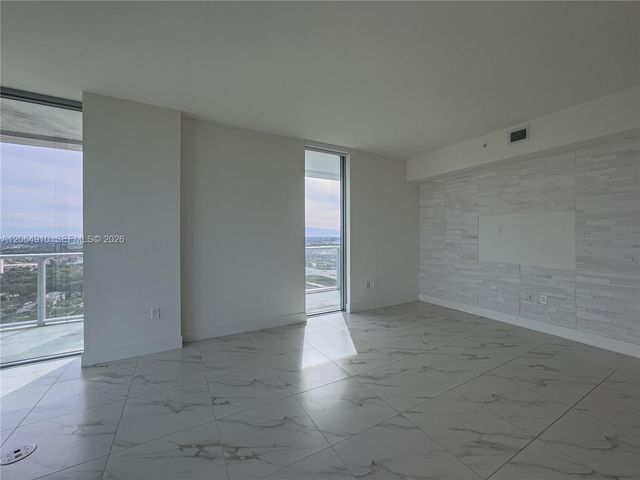 2000 Metropica Way 2009, Sunrise, FL 33323