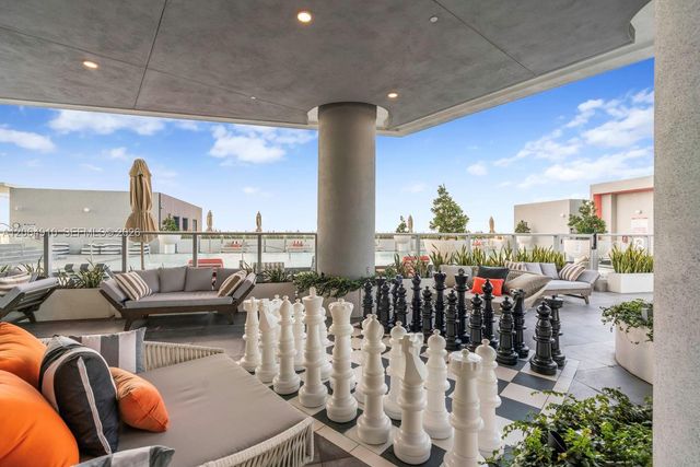 2000 Metropica Way 2009, Sunrise, FL 33323