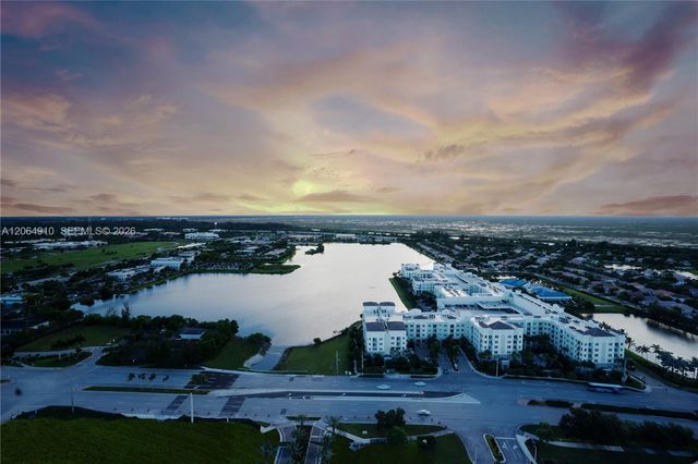 2000 Metropica Way 2009, Sunrise, FL 33323