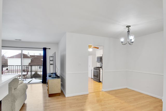 7010 Brighton Court 204, Woodridge, IL 60517