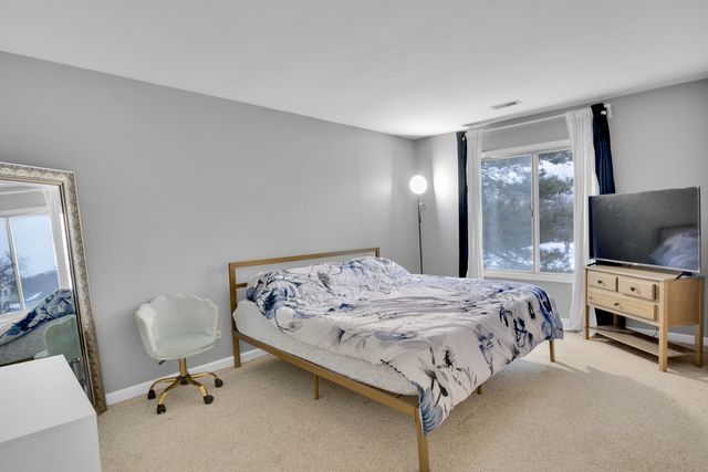 7010 Brighton Court 204, Woodridge, IL 60517