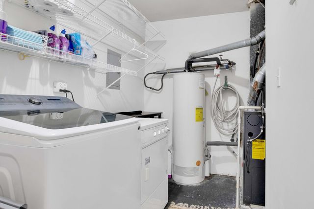 7010 Brighton Court 204, Woodridge, IL 60517