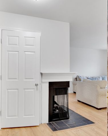 7010 Brighton Court 204, Woodridge, IL 60517