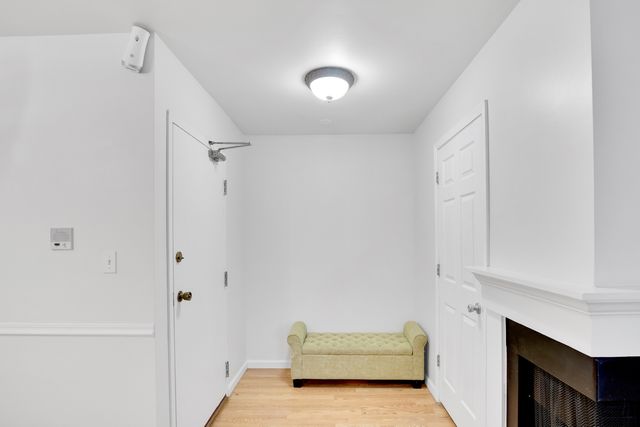 7010 Brighton Court 204, Woodridge, IL 60517