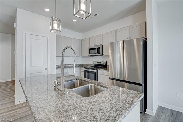 2010 Honeysuckle Vine Run, Winston-salem, NC 27106