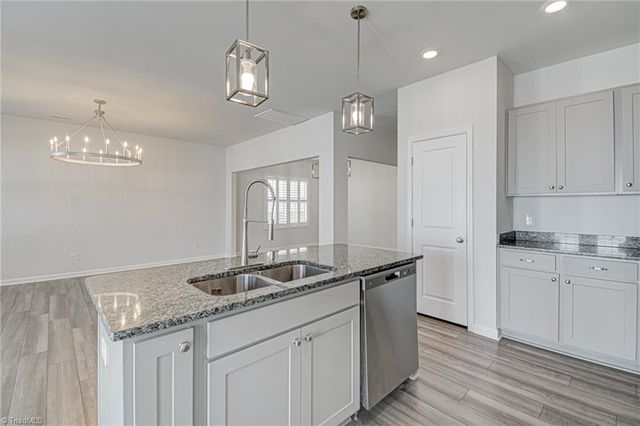 2010 Honeysuckle Vine Run, Winston-salem, NC 27106