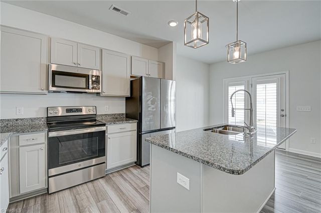 2010 Honeysuckle Vine Run, Winston-salem, NC 27106