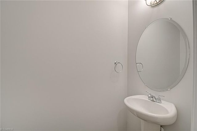 2010 Honeysuckle Vine Run, Winston-salem, NC 27106