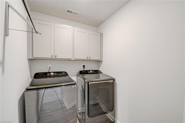 2010 Honeysuckle Vine Run, Winston-salem, NC 27106