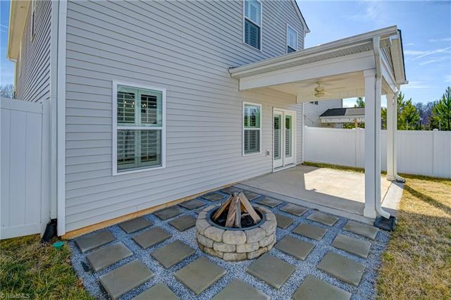 2010 Honeysuckle Vine Run, Winston-salem, NC 27106