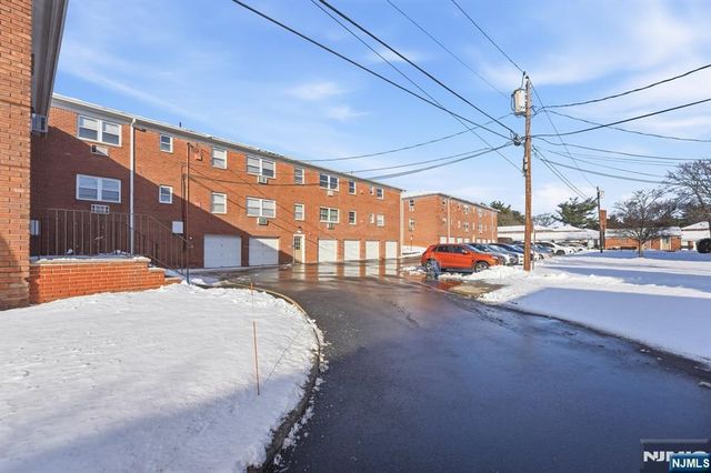 28 Knox Terrace, Wayne, NJ 07470