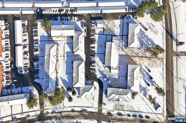 28 Knox Terrace, Wayne, NJ 07470