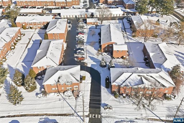 28 Knox Terrace, Wayne, NJ 07470