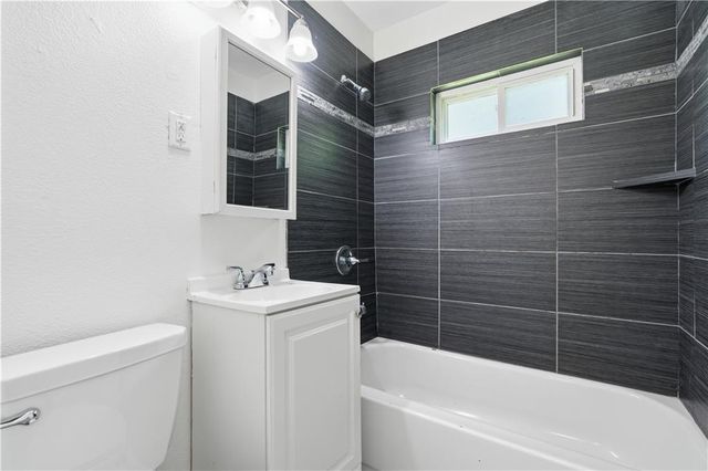 2706 W 79th Street, Prairie Village, KS 66208
