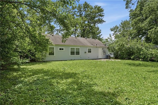2706 W 79th Street, Prairie Village, KS 66208