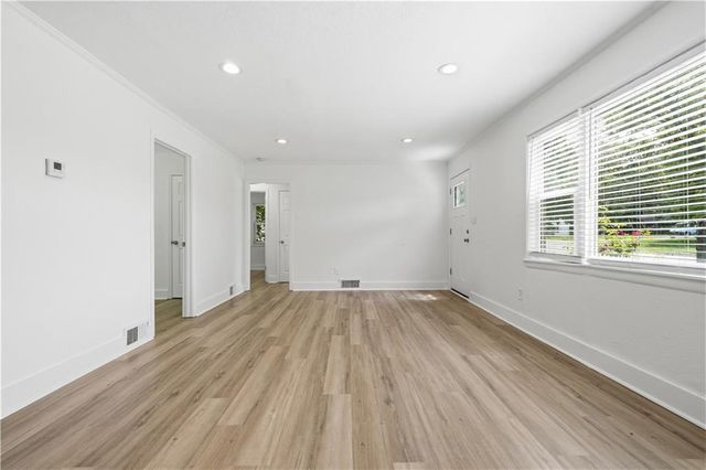 2706 W 79th Street, Prairie Village, KS 66208