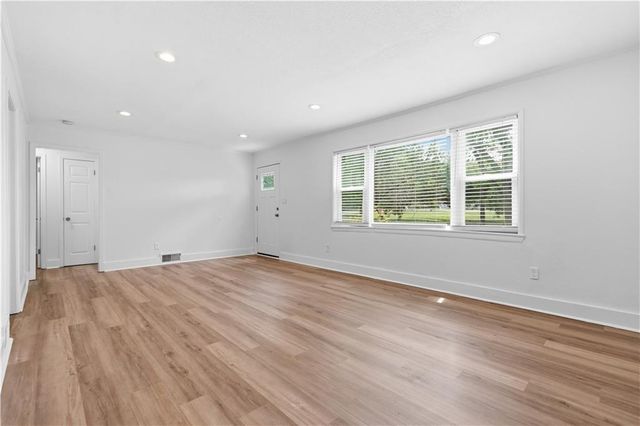 2706 W 79th Street, Prairie Village, KS 66208