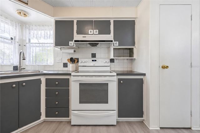 695 BUCCANEER BOULEVARD, Tavares, FL 32778