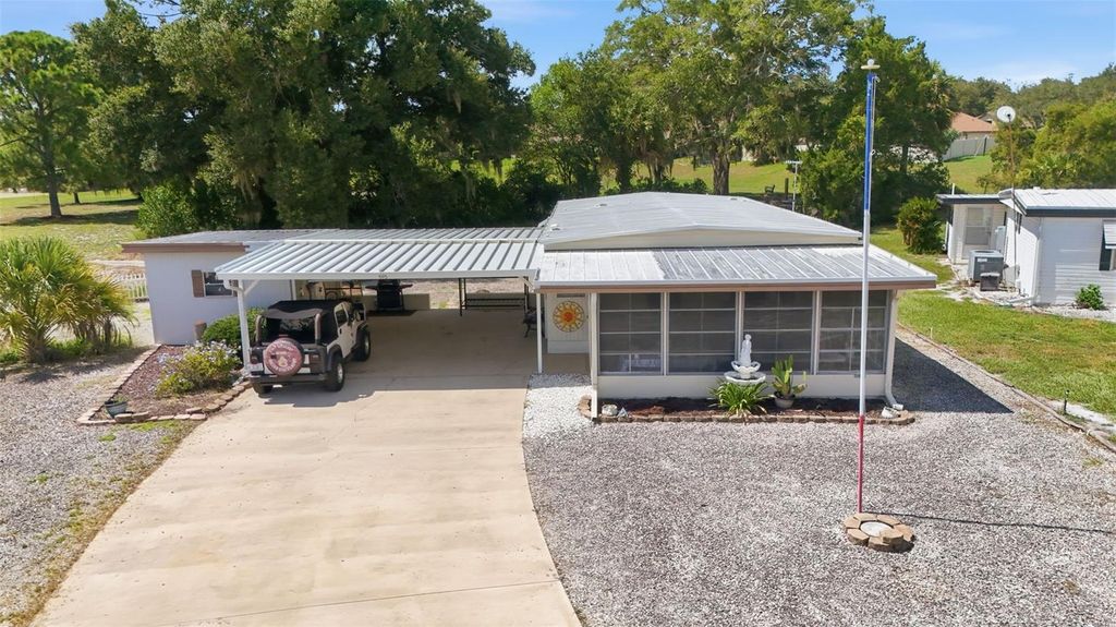 695 BUCCANEER BOULEVARD, Tavares, FL 32778